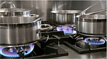 Série 900 - Modèles de Cuisinières Électriques et à Gaz